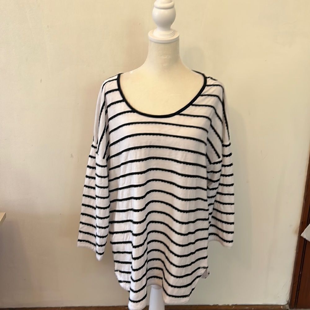 T by Talbots 3/4 length sleeve black scalloped striped blouse Size L